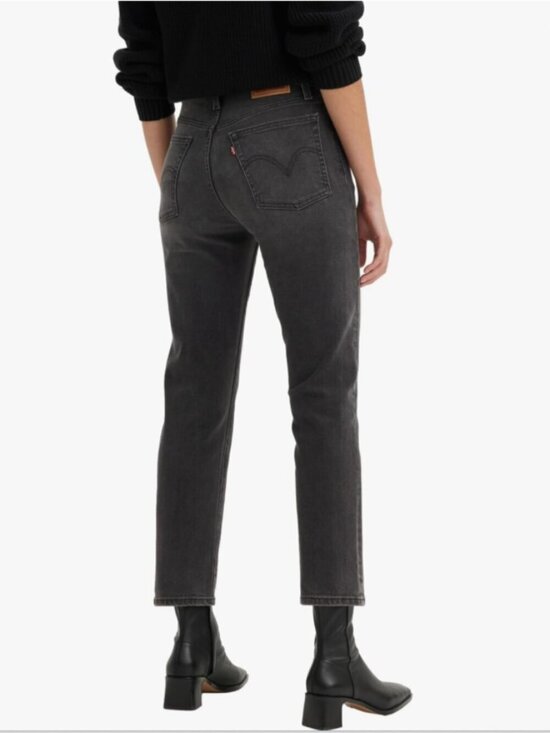 Levi's Denim - Levi's Wedgie Straight Leg Jeans in Leisure Time Tonight Size 27 Classic Denim
